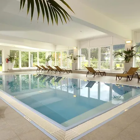 Design Mit Pool Und Fantastischem Ausblick